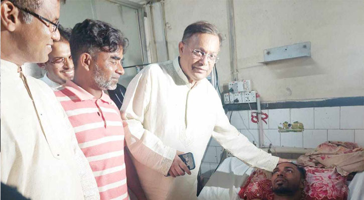 বিএনপির রোডমার্চে বাবার ছবি দেখে বিষপান করা ছাত্রলীগ নেতার পাশে তথ্যমন্ত্রী 